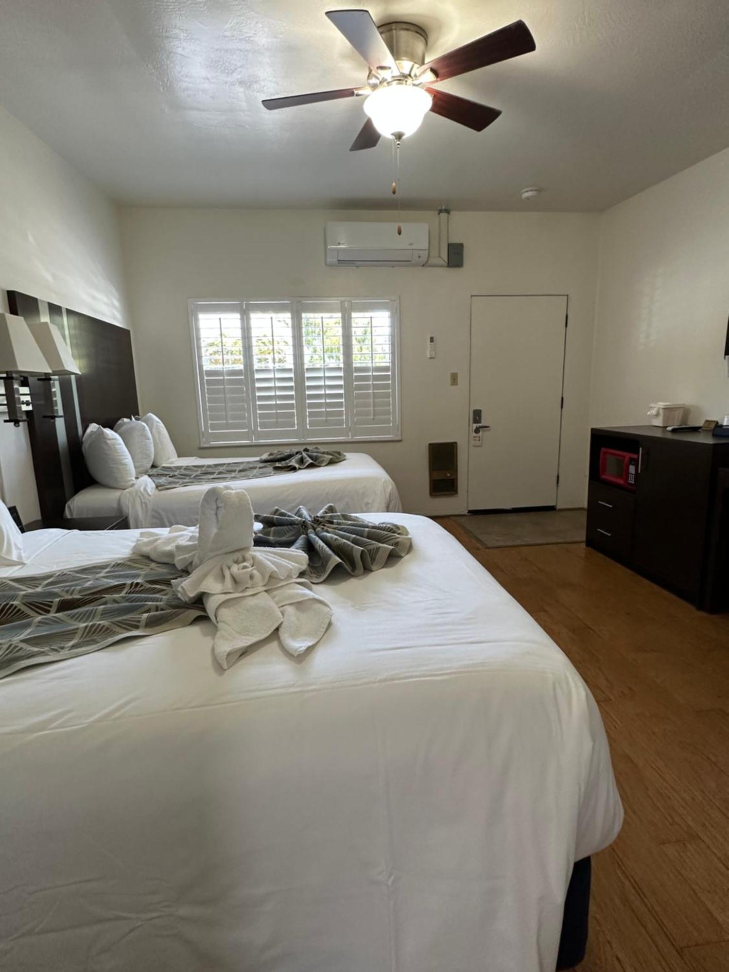 Palms Motel